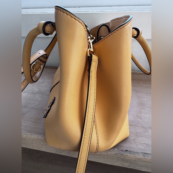 Tory Burch McGraw Small Leather Tote – Butter Yellow - Picture 7 of 16